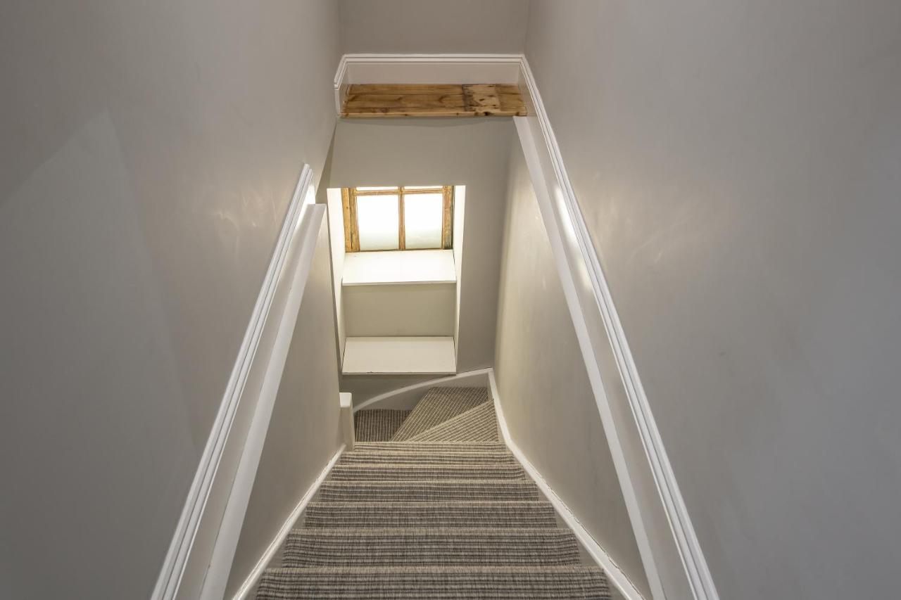 Georgian 2 Bed Apartment With 3 Bathrooms And Parking ภายนอก รูปภาพ