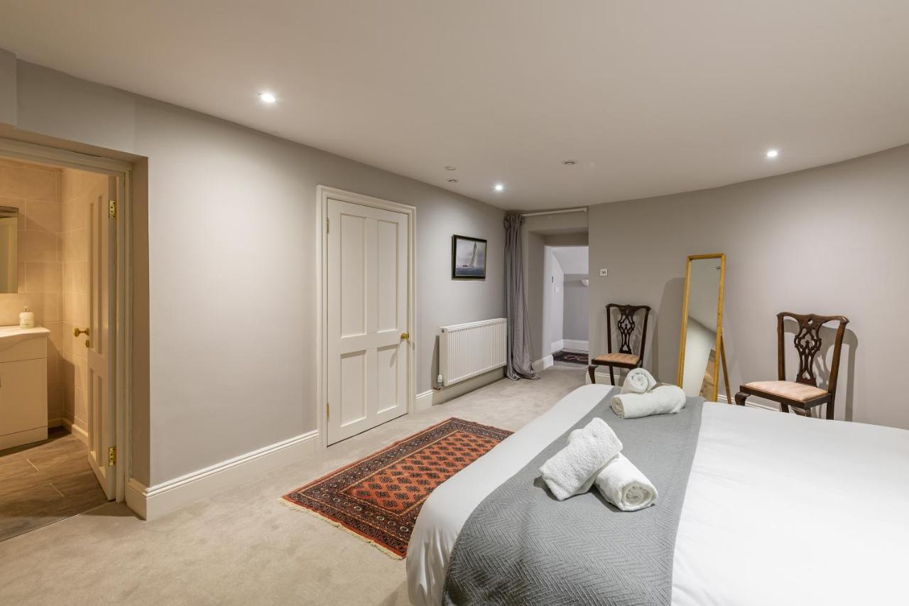 Georgian 2 Bed Apartment With 3 Bathrooms And Parking ภายนอก รูปภาพ